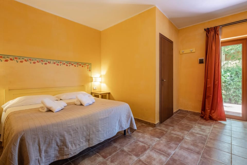 Property building, Living room, Bedroom