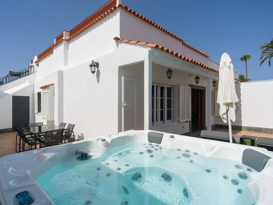 Patio, Day, Hot Tub, sunbed