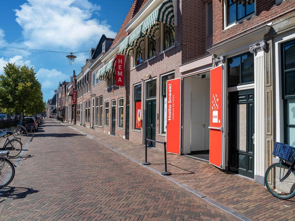Property building, Day, Neighbourhood, Street view, Location