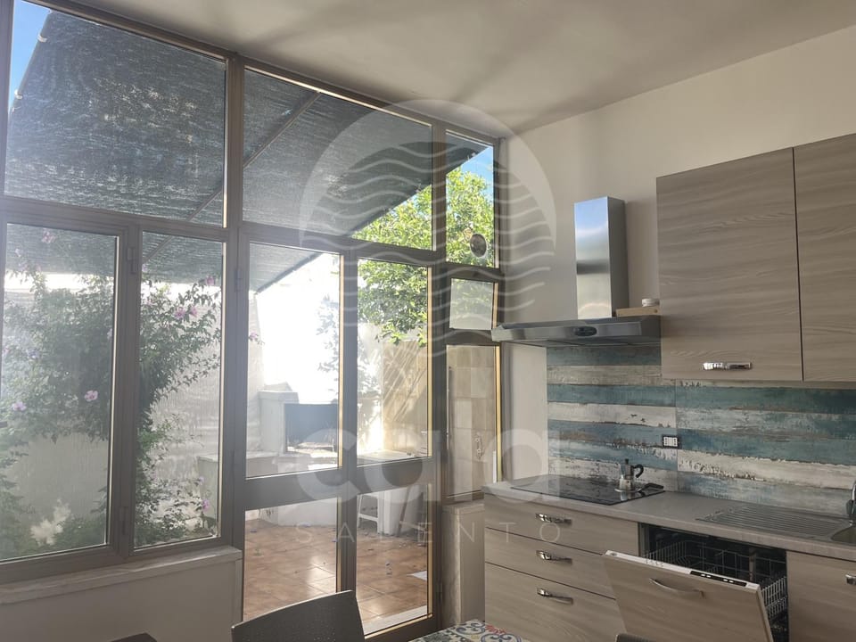 Kitchen or kitchenette, dishwasher