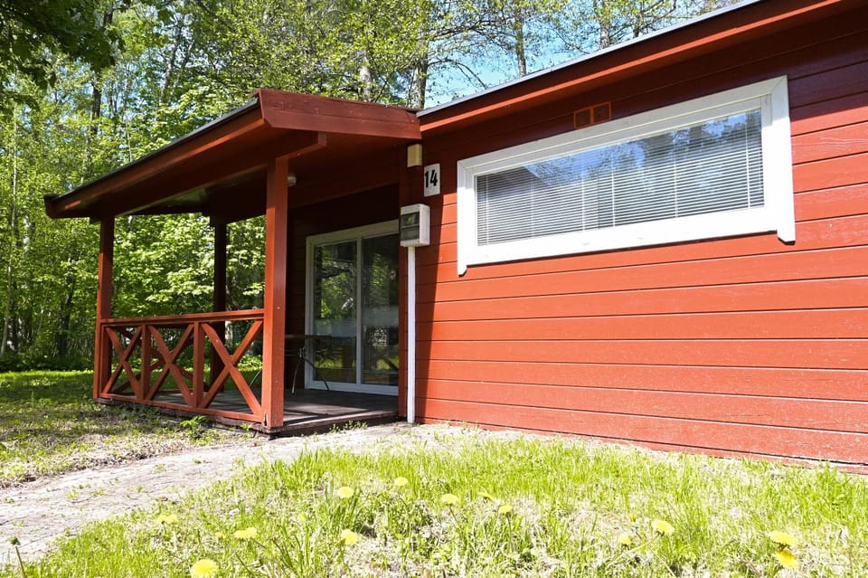 Property building, Spring, Day, Garden