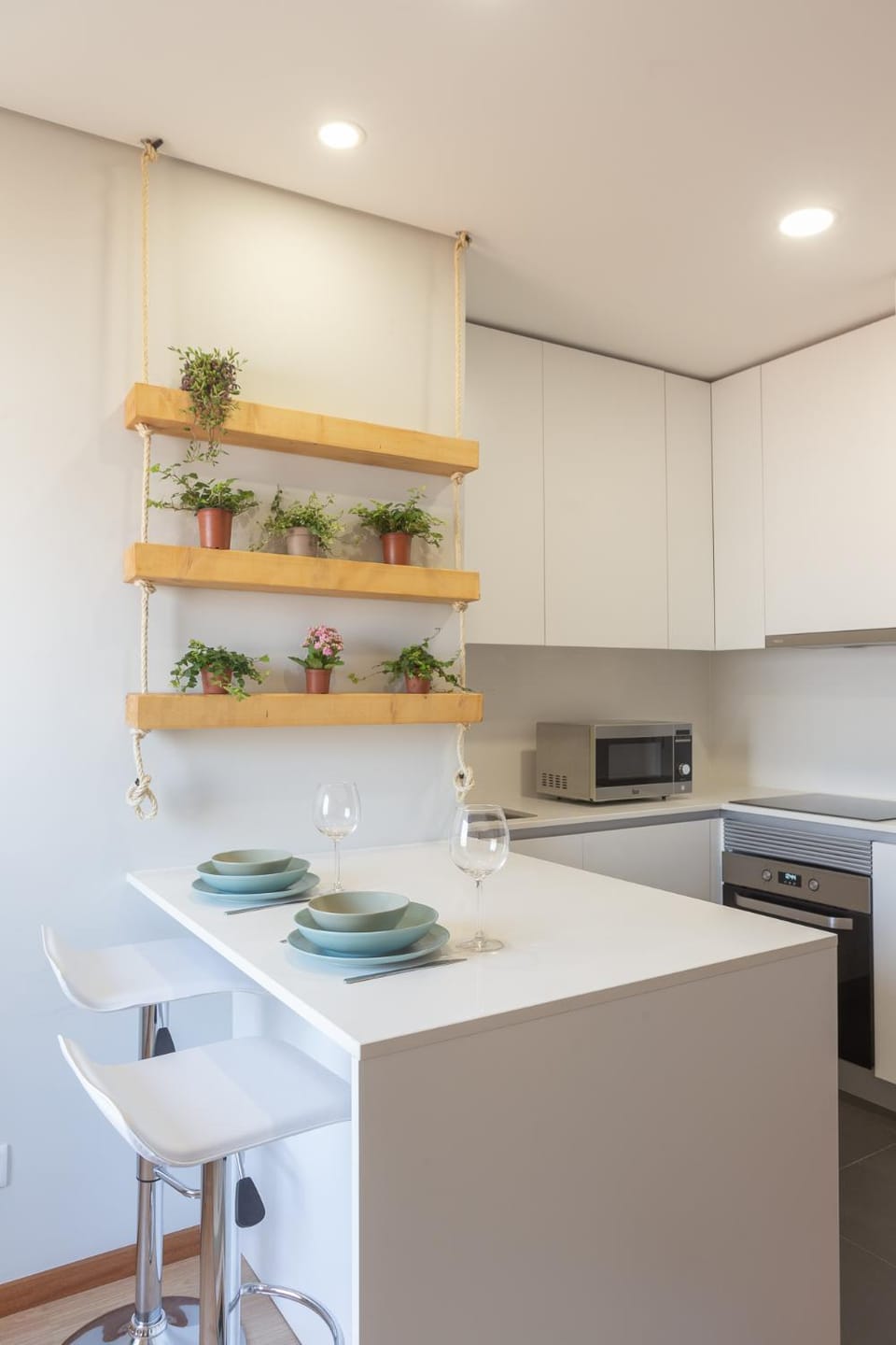 Kitchen or kitchenette, Dining area, stove