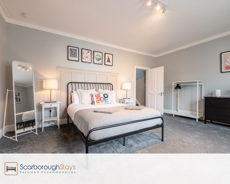 Bed, Photo of the whole room, Bedroom, wardrobe