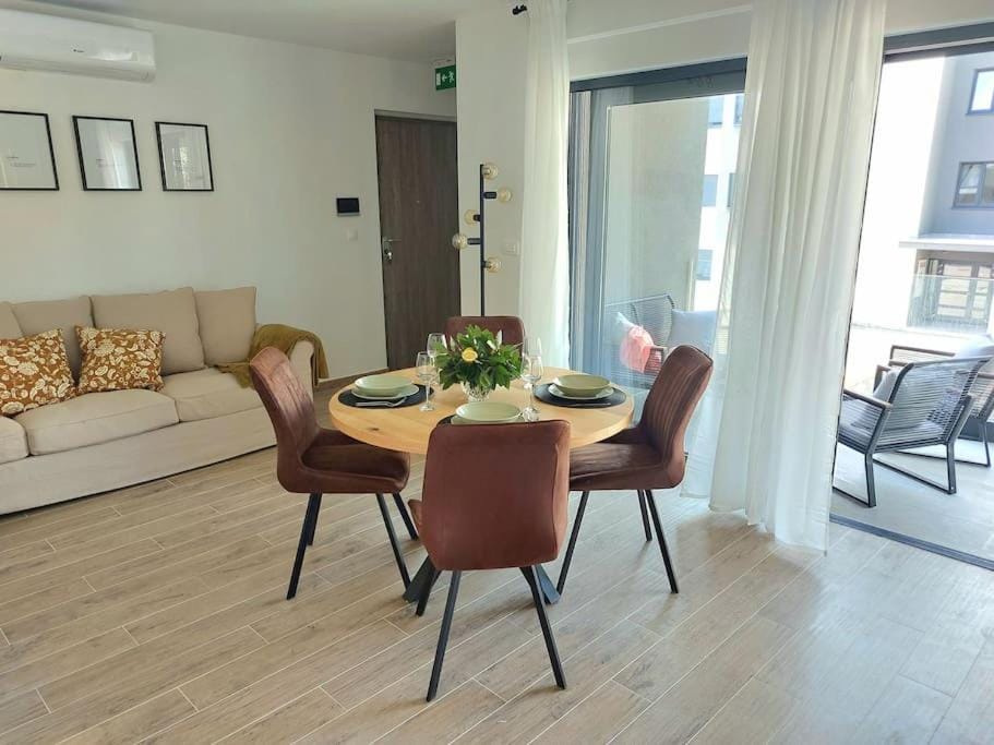 Apartment Victoria - 2 bed apartment with balcony and parking Apartment in Cavtat