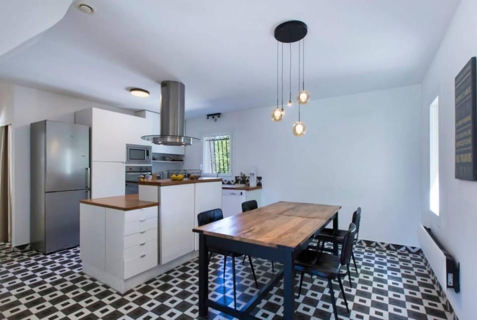 Villa Ycee Ondo Villa in Roquefort-les-Pins