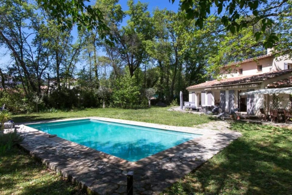 Villa Ycee Ondo Villa in Roquefort-les-Pins