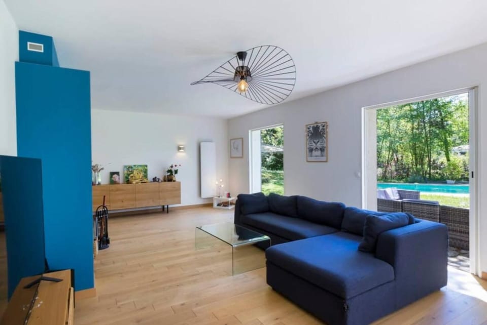 Villa Ycee Ondo Villa in Roquefort-les-Pins
