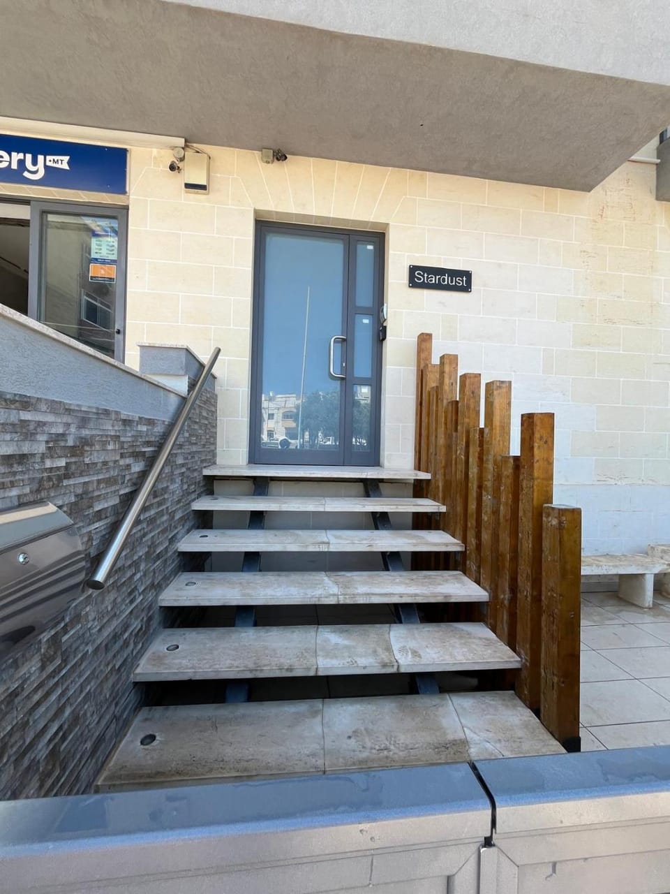 Property building, Facade/entrance
