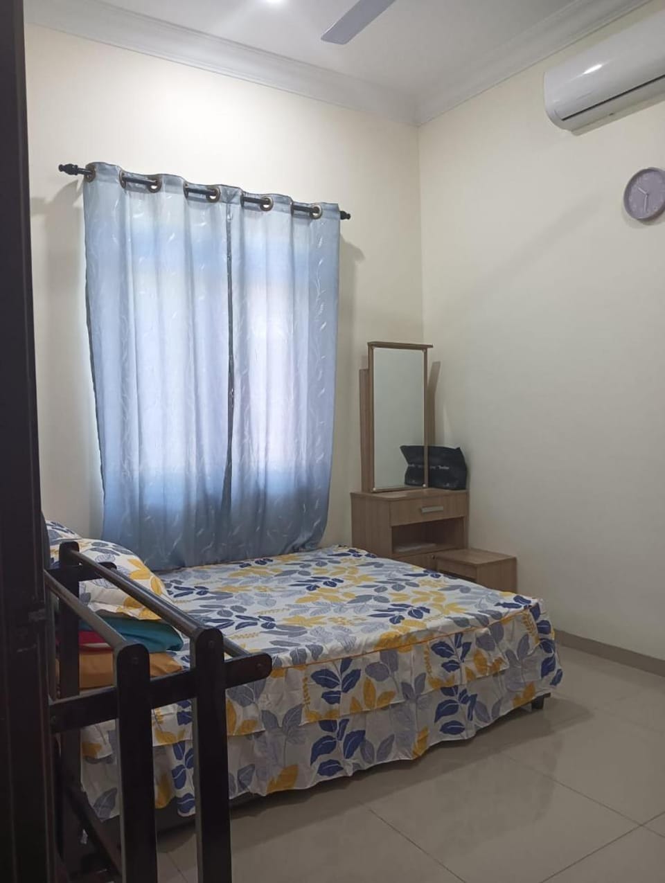 Bed, Photo of the whole room, Bedroom, air conditioner