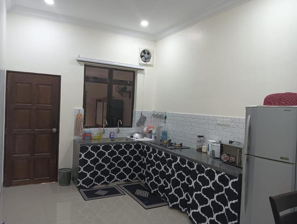Communal kitchen, microwave