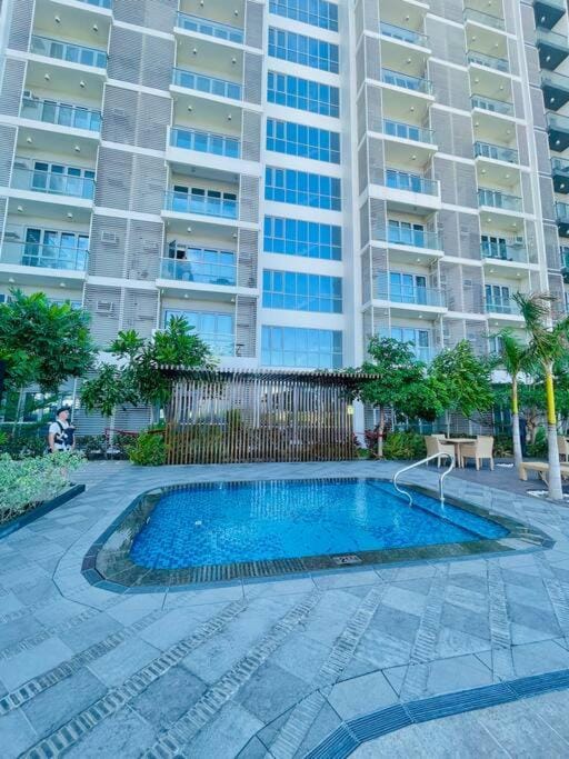 10 Luxurious King Suite Apartment in Iloilo City