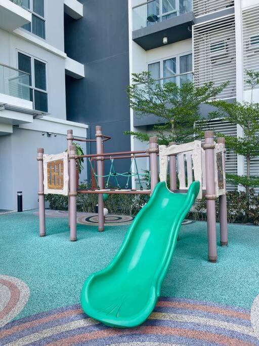 10 Luxurious King Suite Apartment in Iloilo City