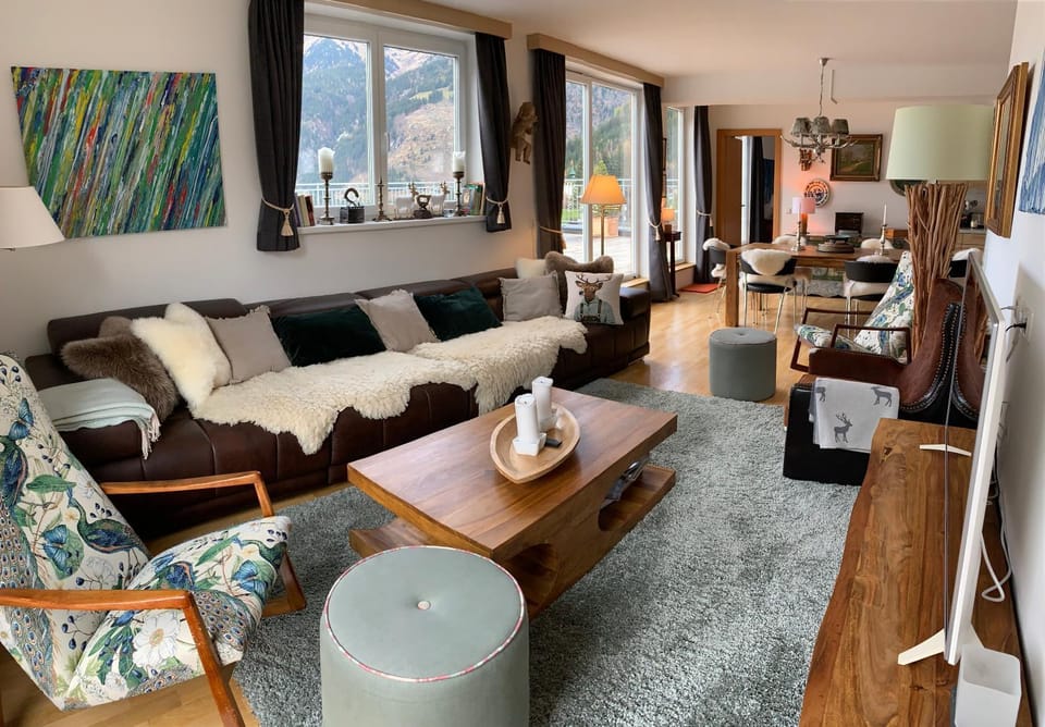 TV and multimedia, Seating area