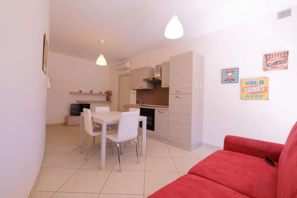 Kitchen or kitchenette, Living room, Seating area, Dining area, stove