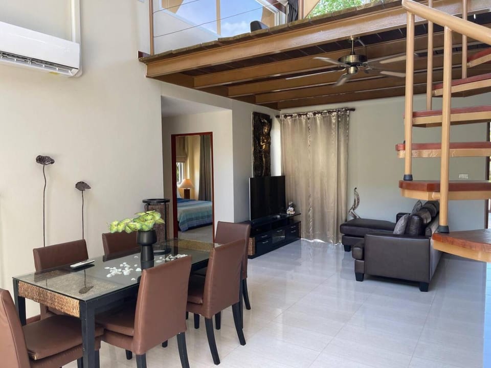 Living room, Dining area