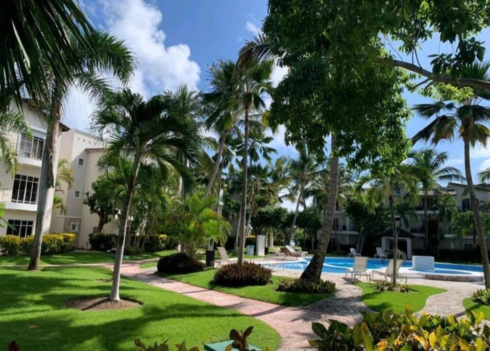 Natural landscape, Garden, Garden view, Pool view, Swimming pool