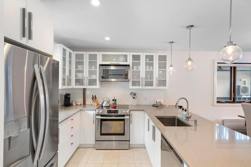 Spacious Condo with Lake and Mountain View House in Mont-Tremblant