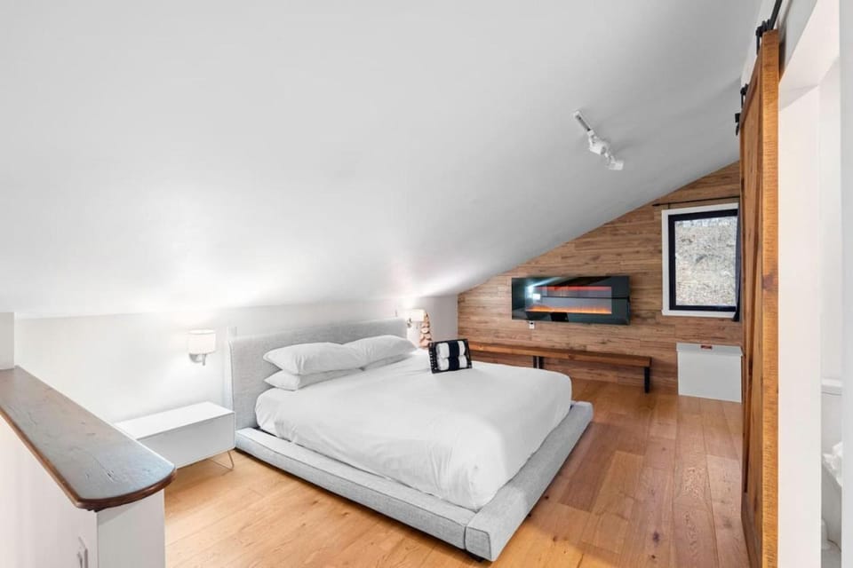 Country Chic Condo with Views of Mont-Tremblant House in Mont-Tremblant
