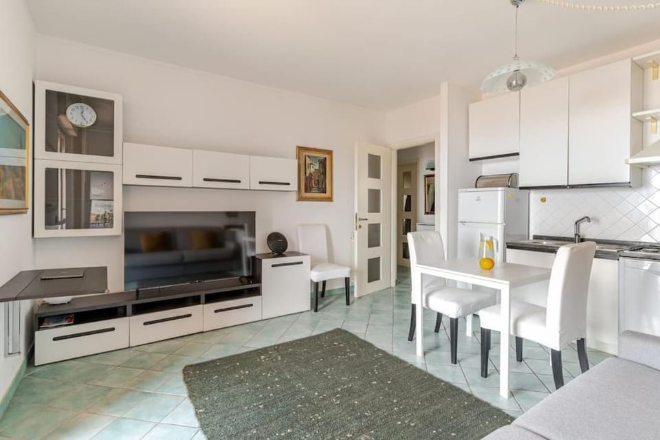 TV and multimedia, Kitchen or kitchenette, Living room, Seating area, Dining area, Evening entertainment, minibar, pet friendly, stove