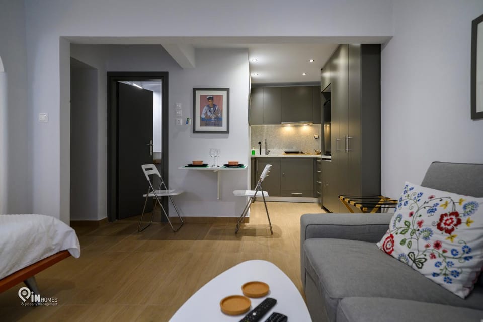 Kitchen or kitchenette, Living room, Seating area