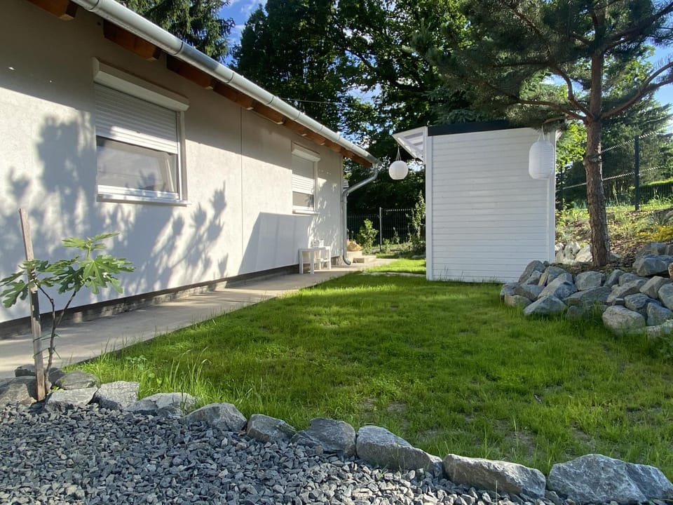Garden, Sauna