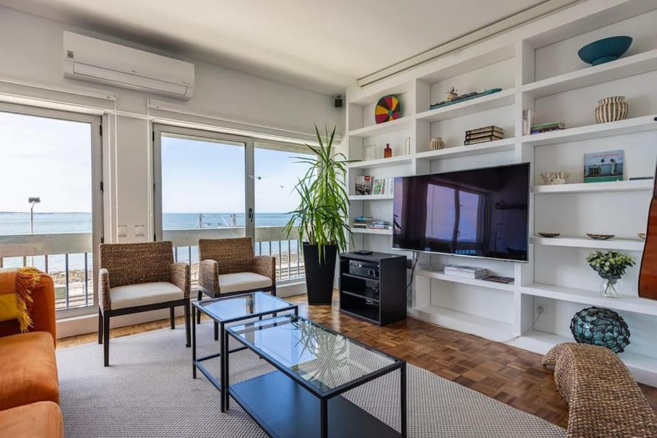 Unique Riverview Apartment Apartment in Lisbon District