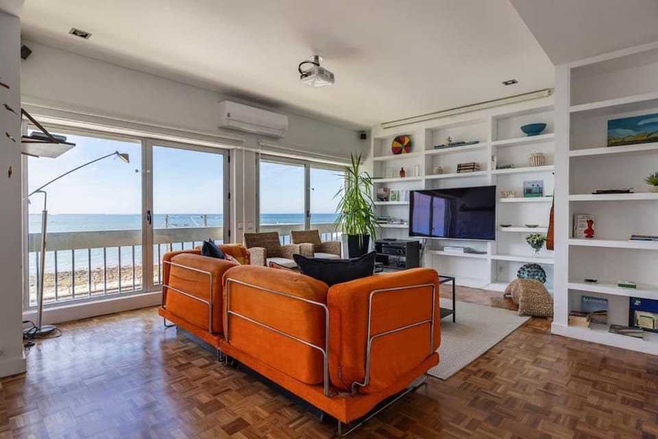 Unique Riverview Apartment Apartment in Lisbon District