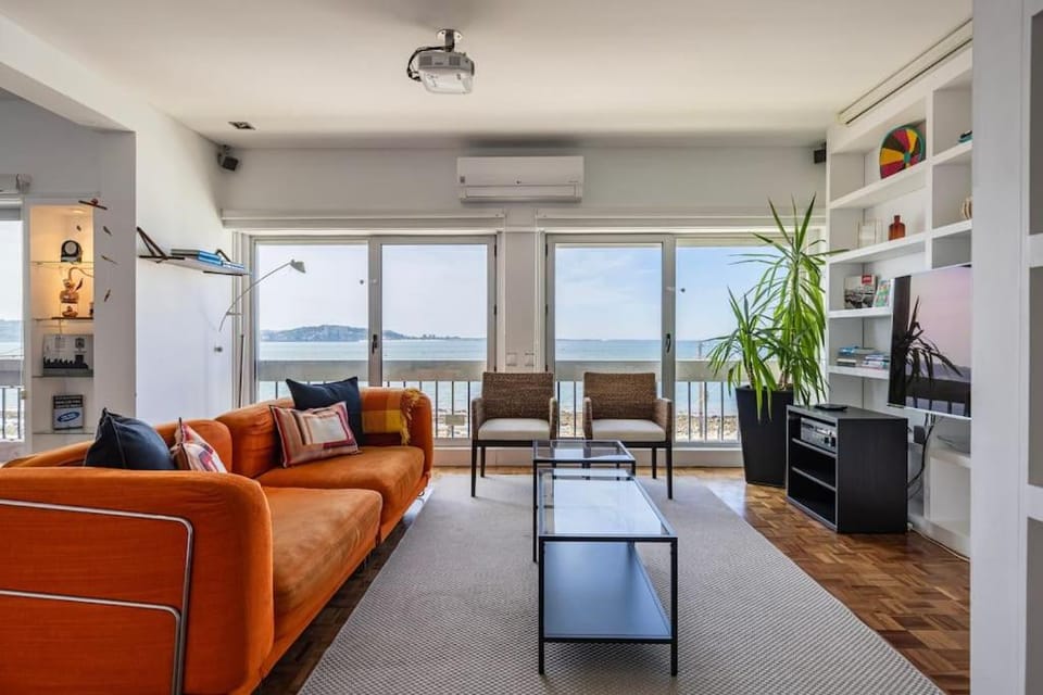 Unique Riverview Apartment Apartment in Lisbon District
