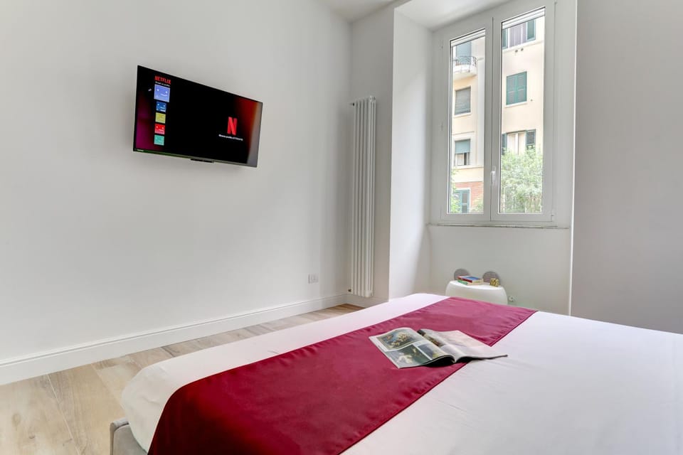 TV and multimedia, Photo of the whole room, Bedroom