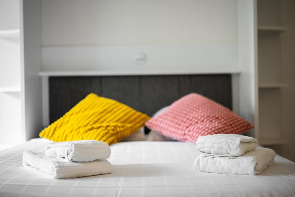 Bed, Photo of the whole room, Bedroom, towels
