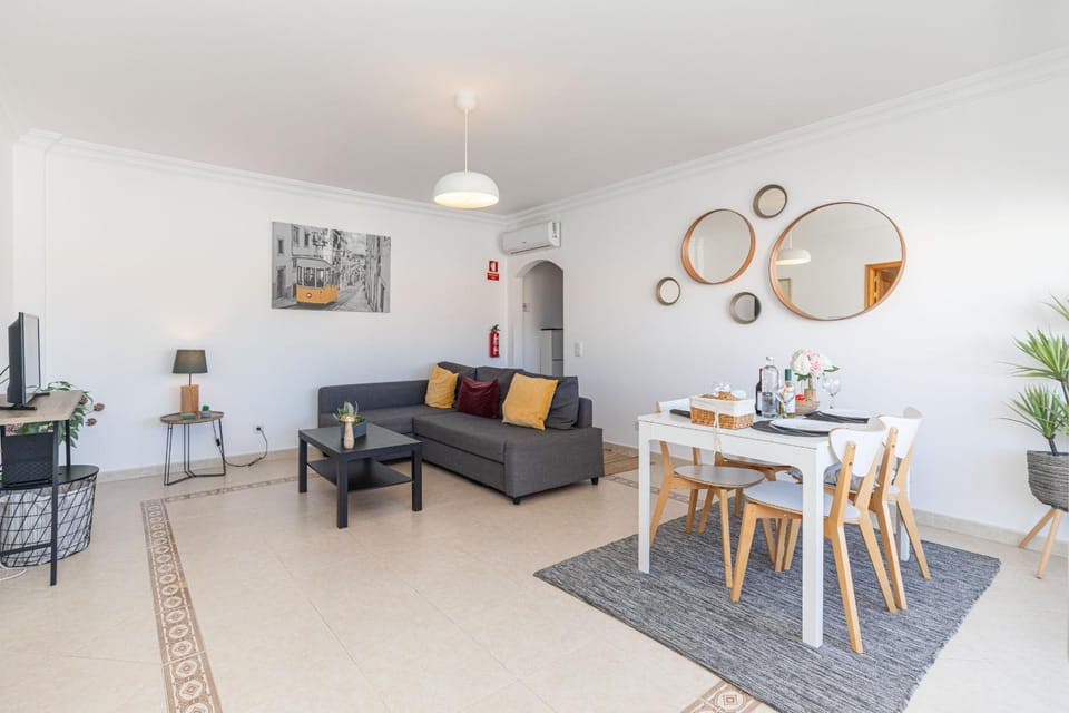 Monis Place-modern Apartment With Sunny Balcony Apartment in Tavira