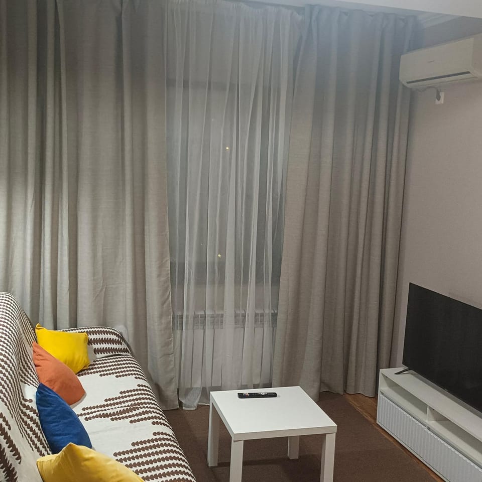 5:минут до метро Apartment in Almaty