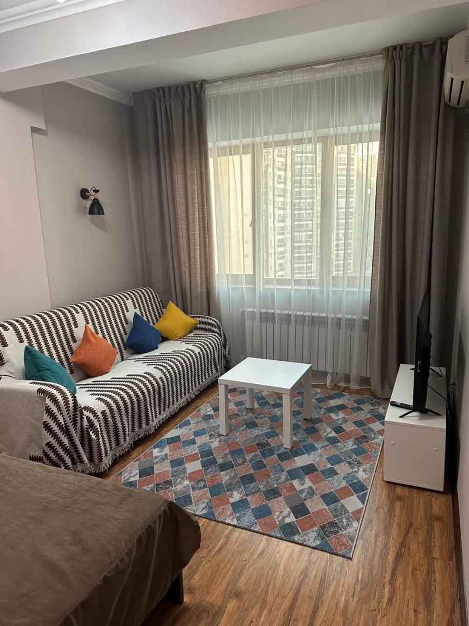 5:минут до метро Apartment in Almaty
