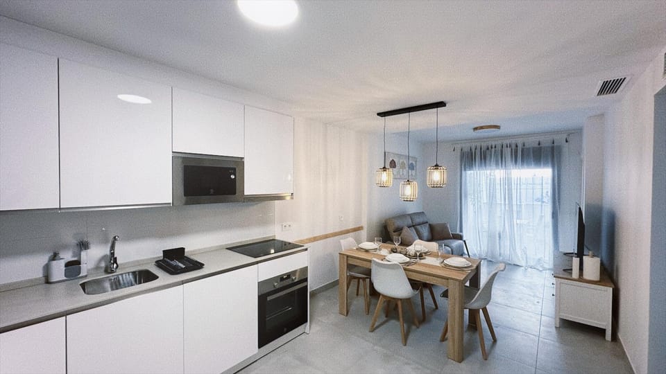 Kitchen or kitchenette, Dining area