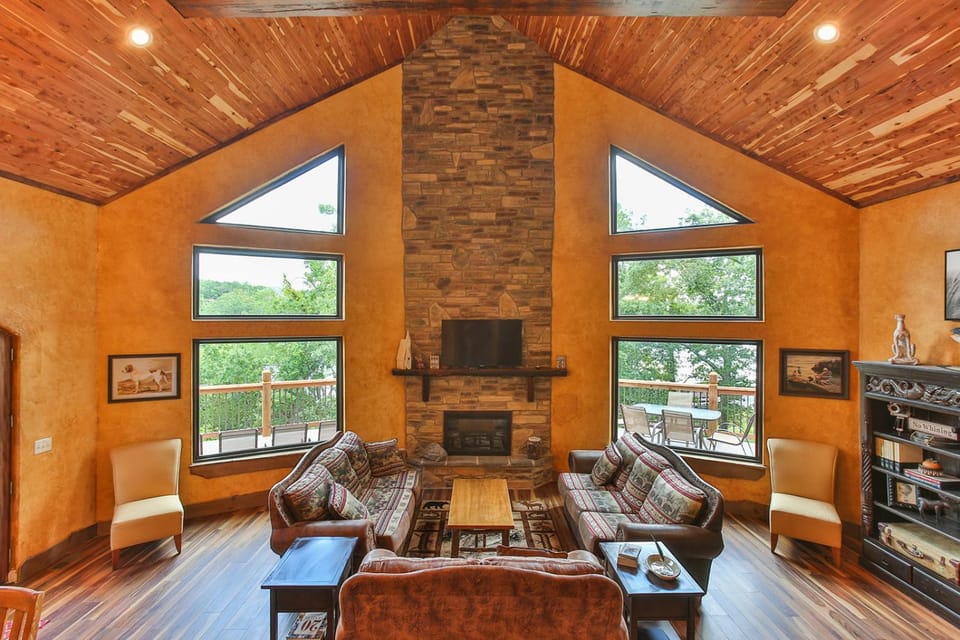 Lodge 16 House in Sunset Cove Township