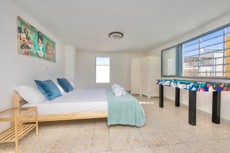 Photo of the whole room, Bedroom