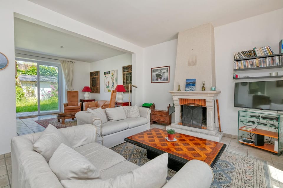 Property building, Living room