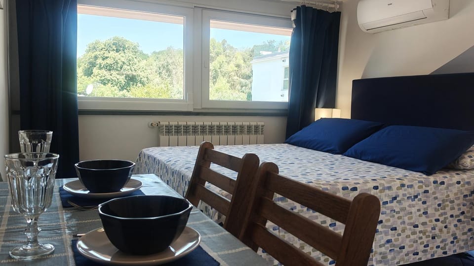 Dining area, Bedroom