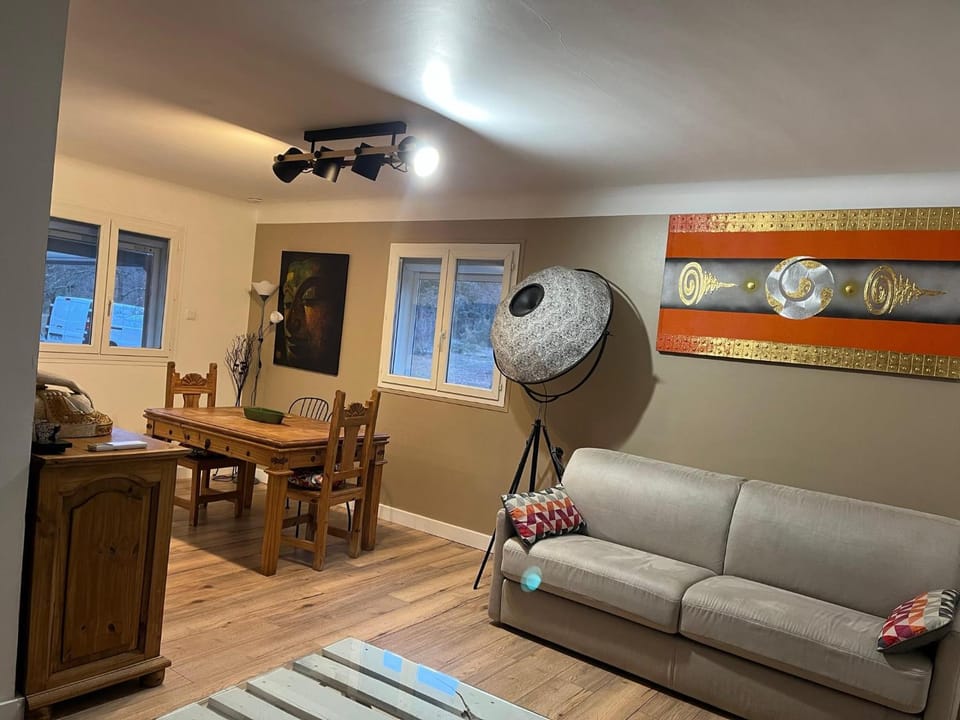 Villa dans la forêt provençale Apartment in French Riviera