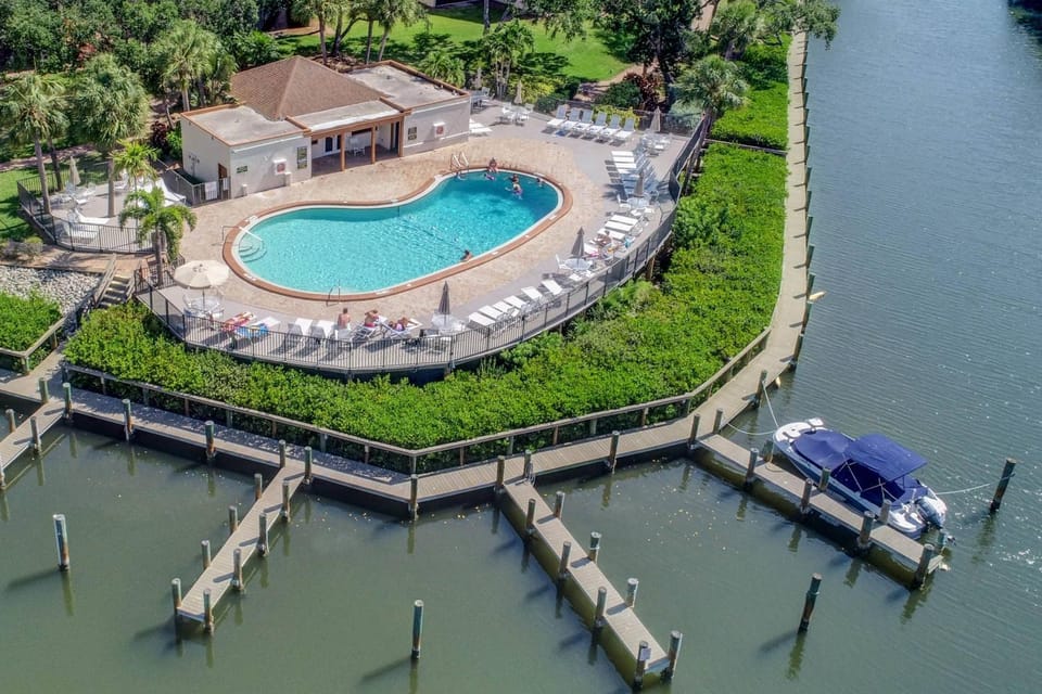 Midnight Cove II Bldg 6, 2nd Fl Near Pool House in Siesta Key