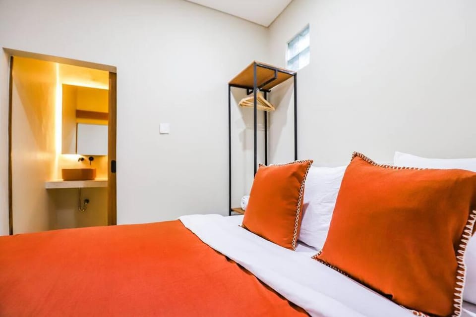 Red Studio D - Euro Standard in Canggu Best Area Bed and Breakfast in North Kuta