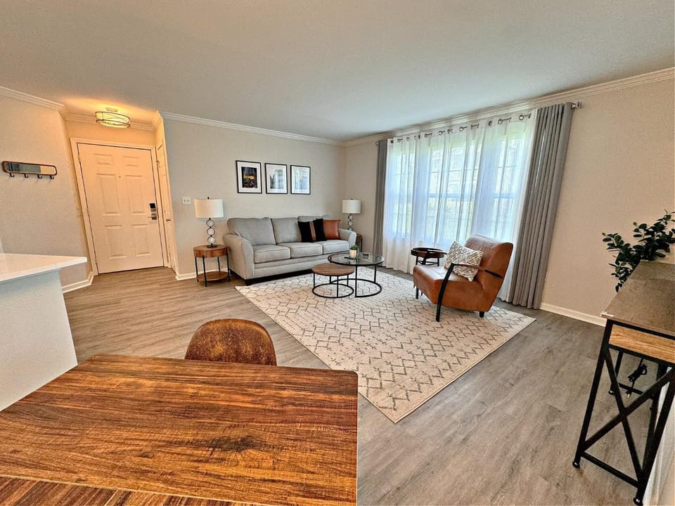 Living room, Photo of the whole room, Seating area