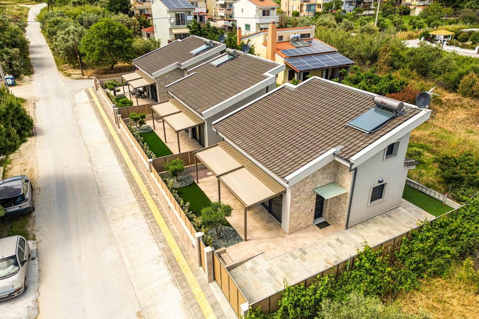 Property building, Neighbourhood, Bird's eye view, Street view, Location, Parking