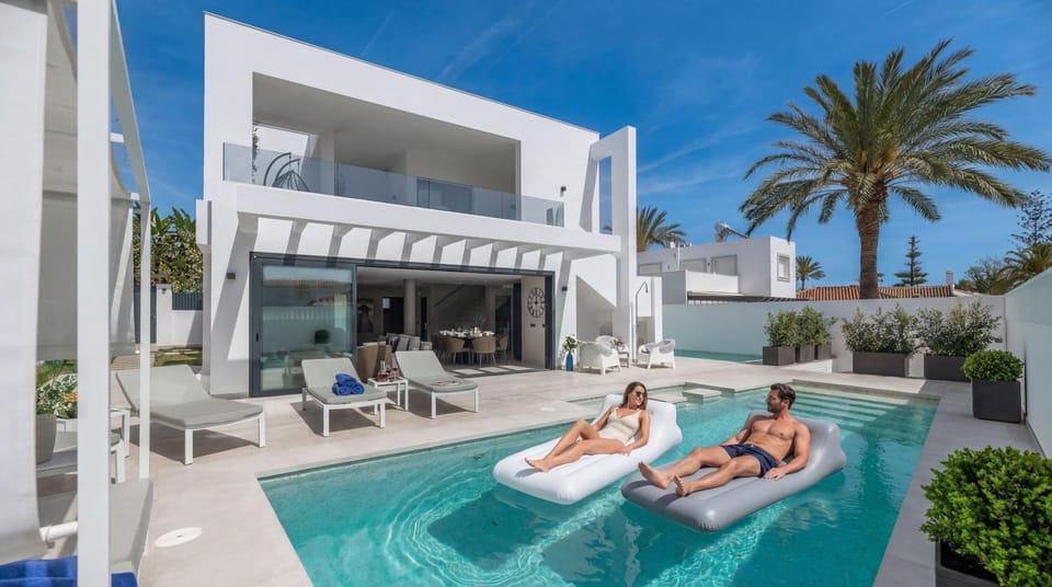 Property building, Swimming pool