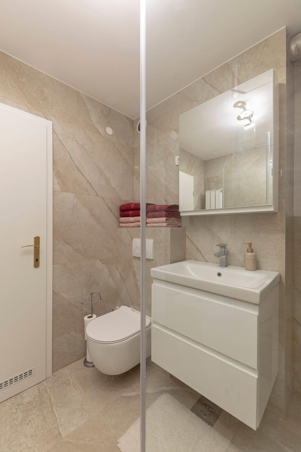 Shower, Bathroom, towels