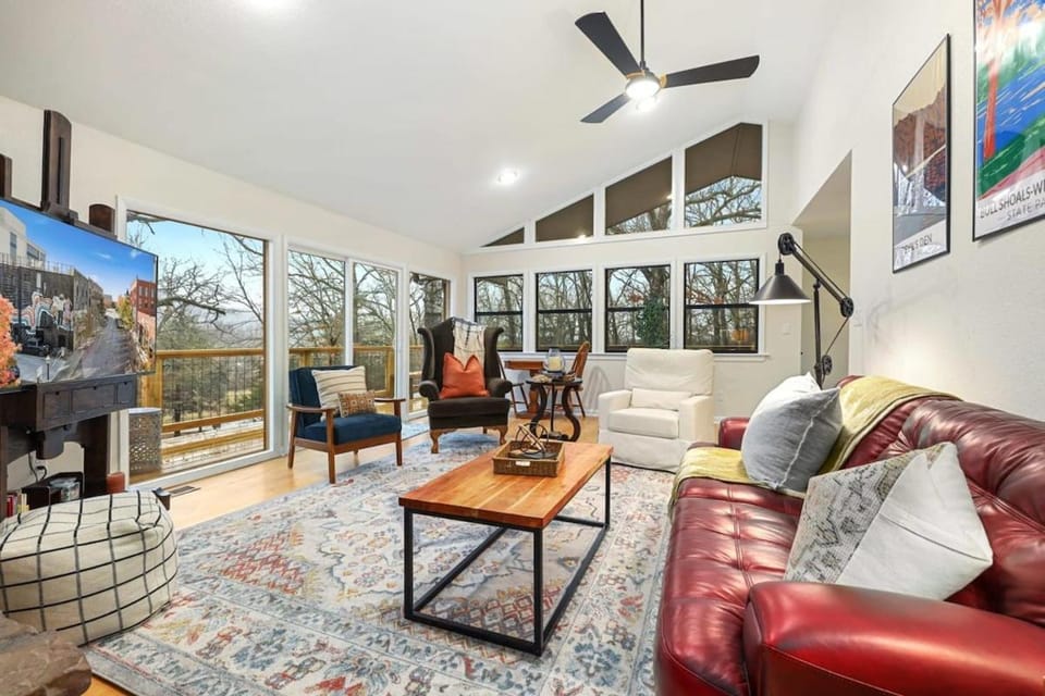 Woodland Downtown Outdoor oasis pool House in Fayetteville