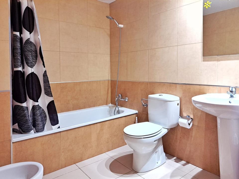 Shower, Toilet, Bathroom, Bath