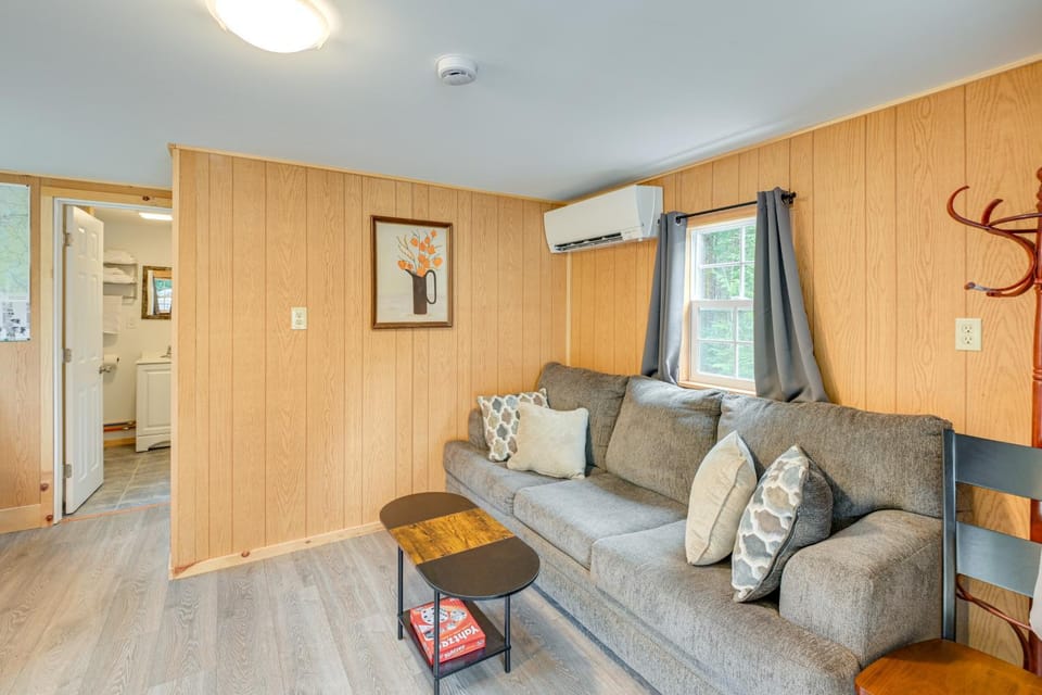 Cozy Brownville Cabin: 2 Mi to Schoodic Lake! Cabin in Northeast Piscataquis