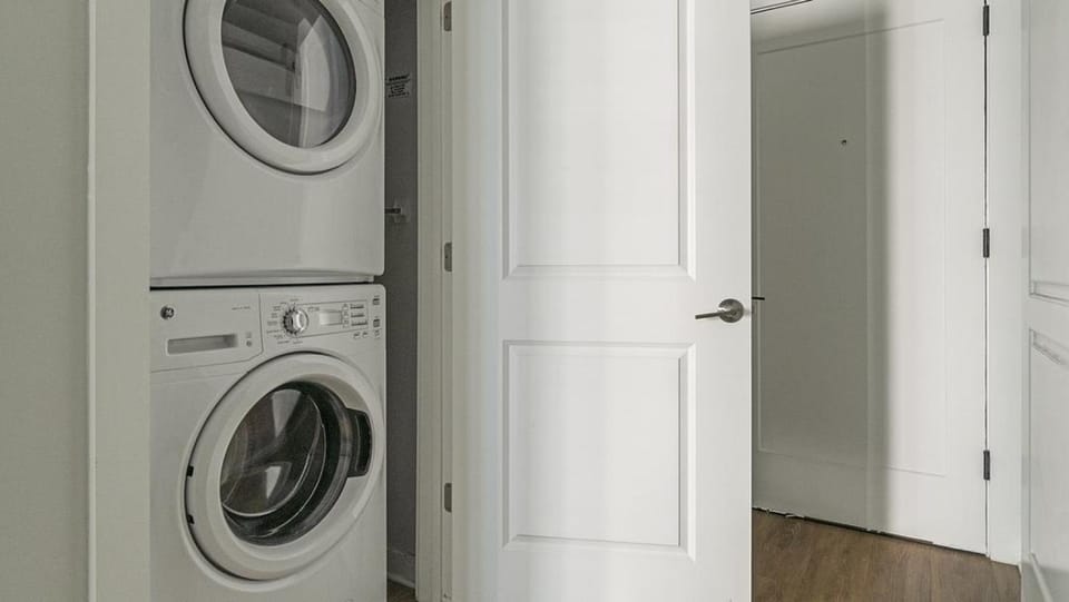 Landing at Foster on the Park - 1 Bedroom in Downtown Apartment in Durham