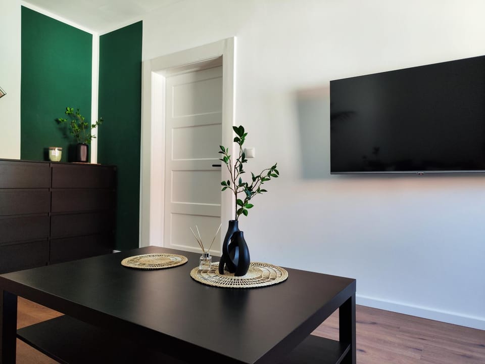 Communal lounge/ TV room, TV and multimedia, Evening entertainment